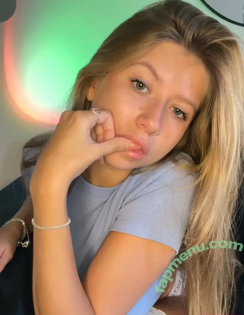 zoeeegrace nude photo #0004 (zoee.grace)