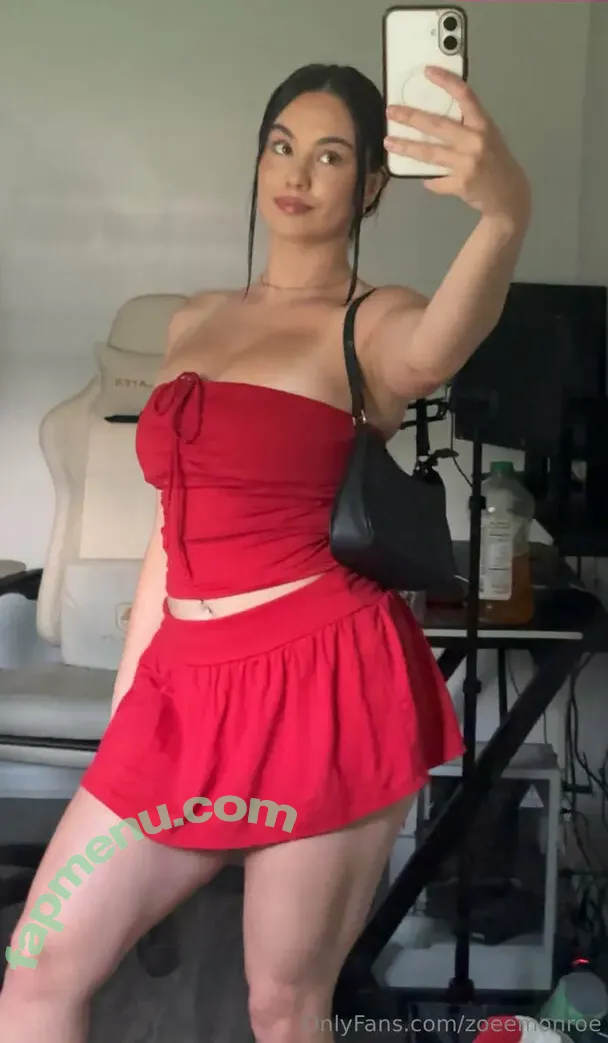 Zoeemonroe nude photo #0022 (elementalmamaaa)