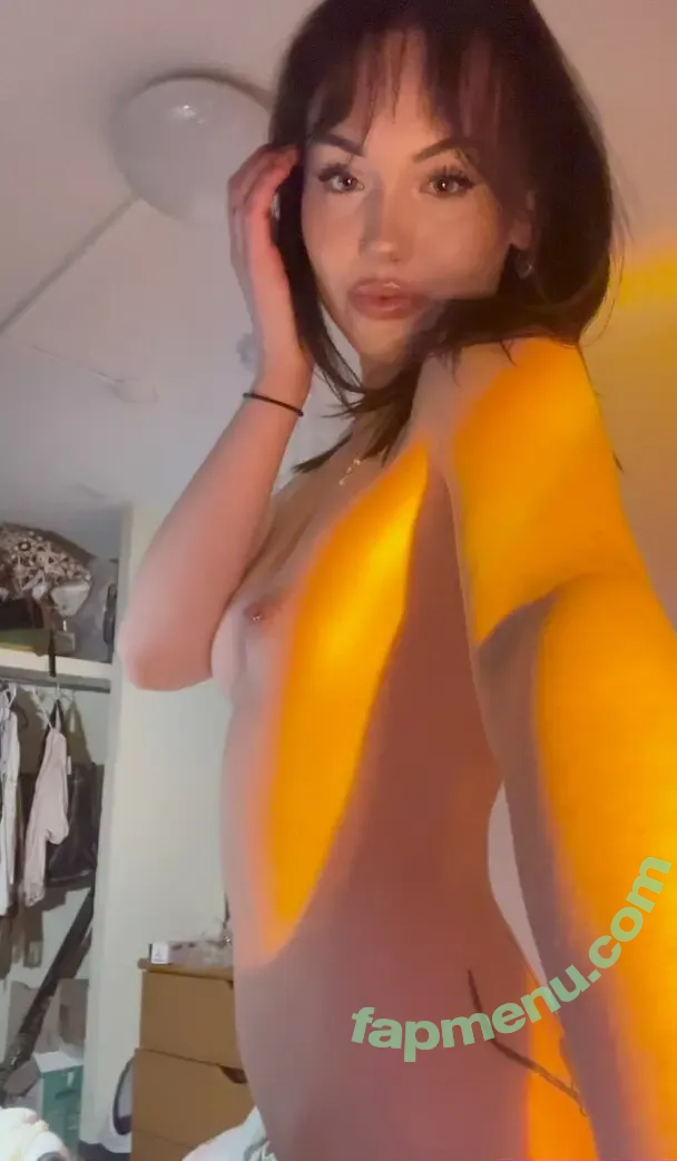 zoeeskyee nude photo #0006 (zoeeskyee)