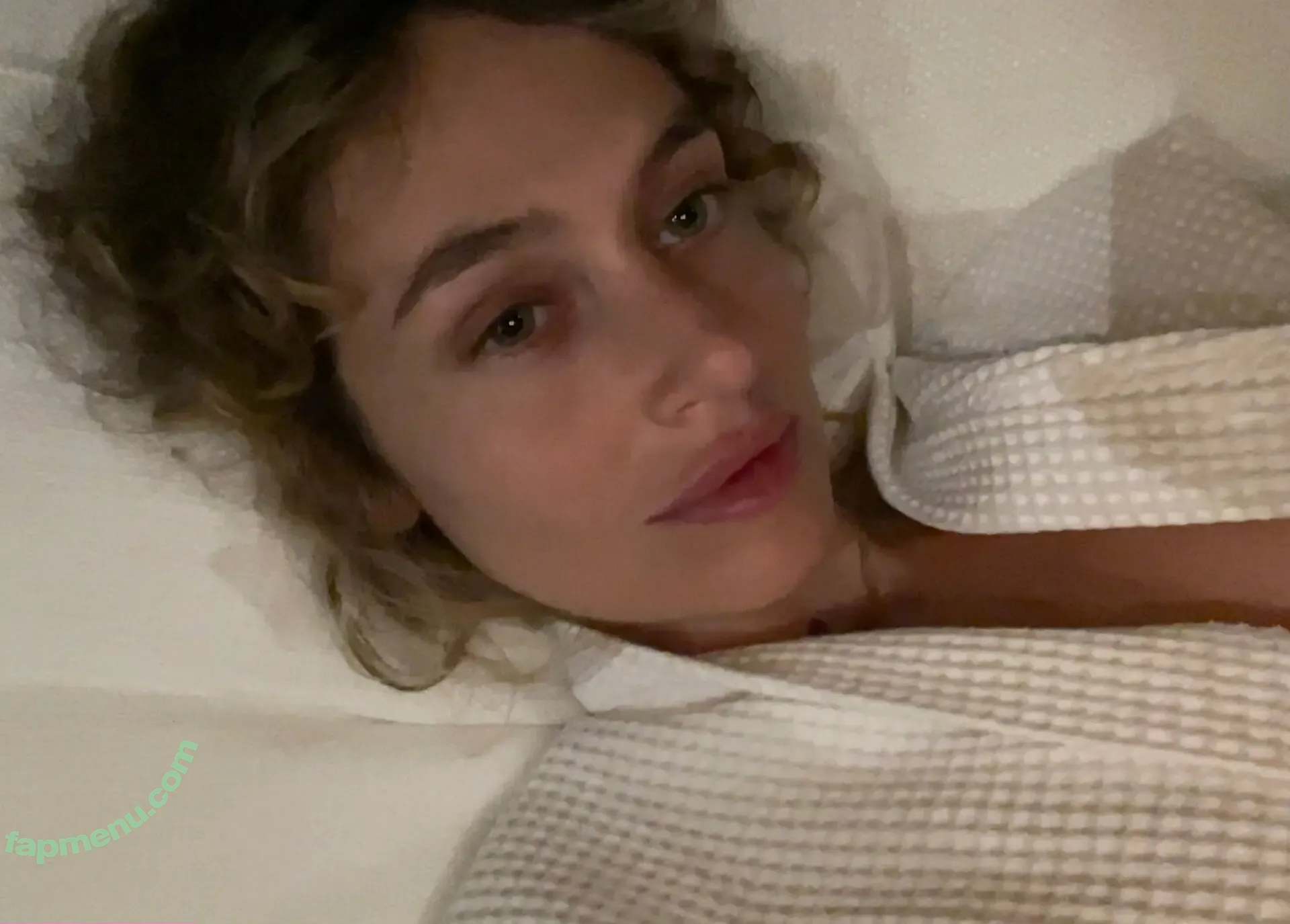 zoelarelle nude photo #0010 (zoelarelle)