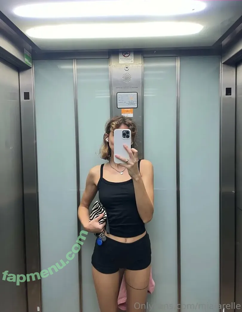zoelarelle nude photo #0015 (zoelarelle)