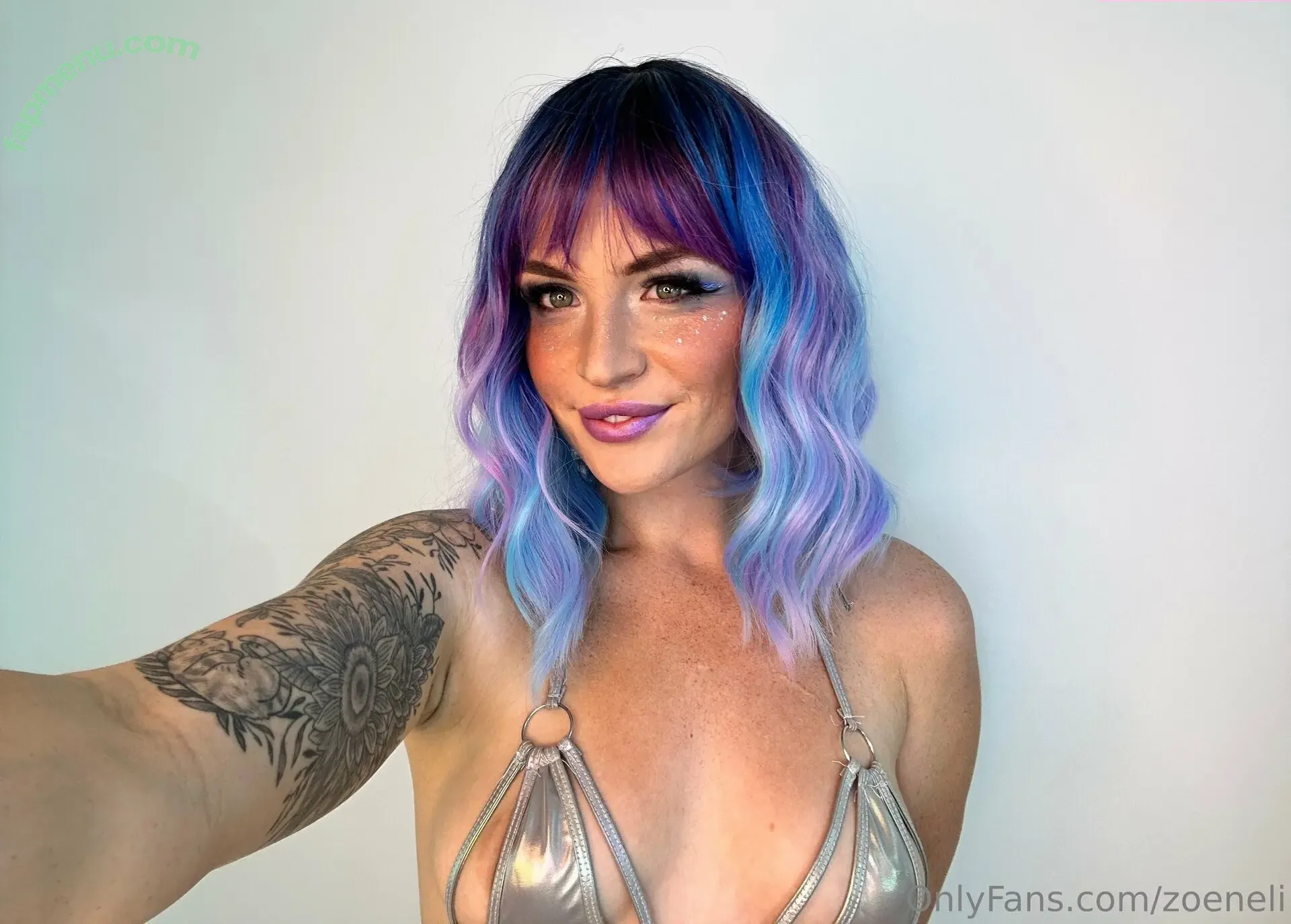 Zoeneli nude photo #0051 (zoenelix)