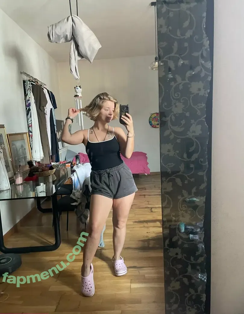 zoeortega18 nude photo #0025 (zoeortega18)