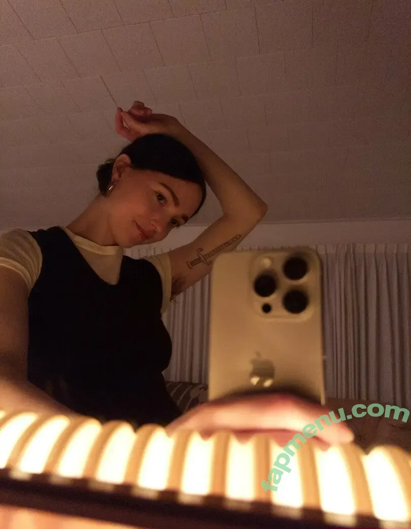 zoeplzshutup nude photo #0036 (zoeloveshouses / zoeshutup)