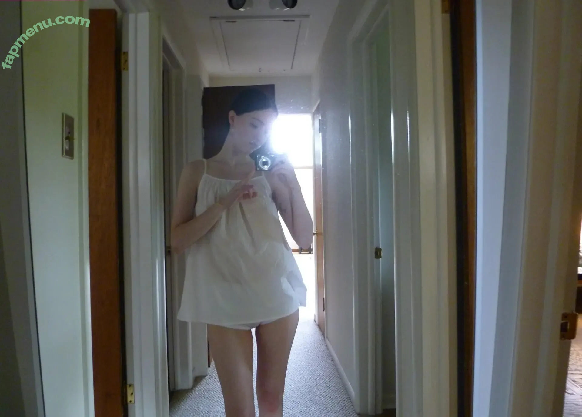 zoeplzshutup nude photo #0092 (zoeloveshouses / zoeshutup)