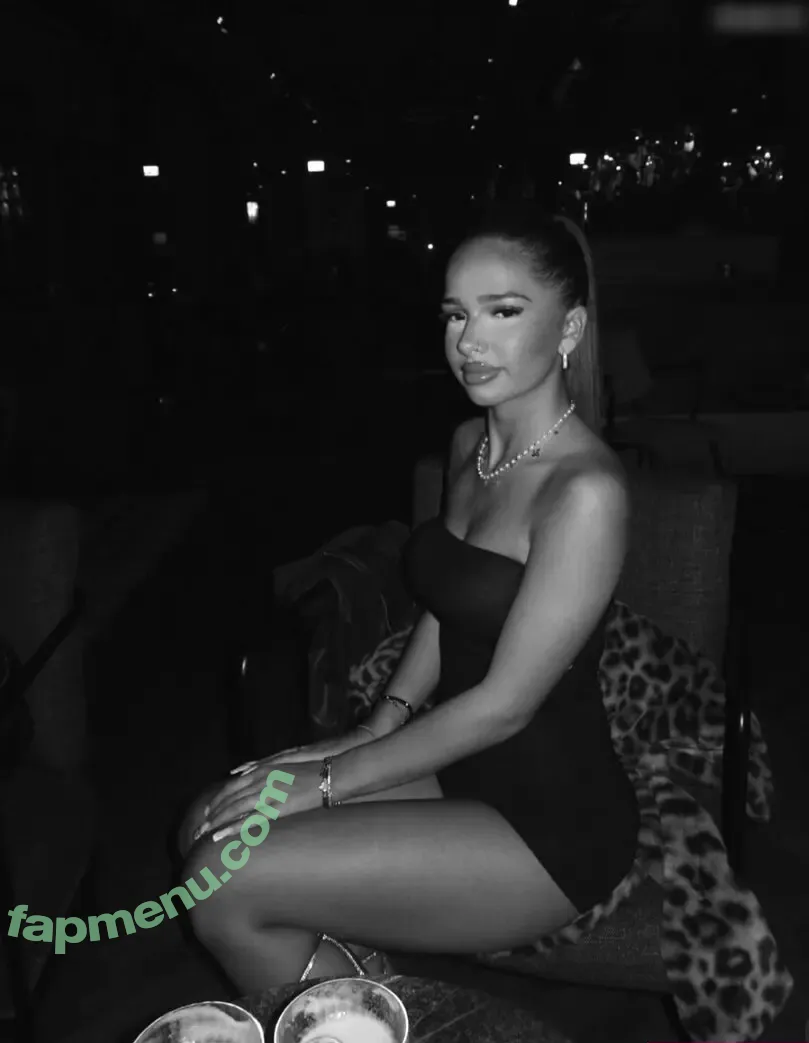 Zoesalg nude photo #0022 (Zoesalg)