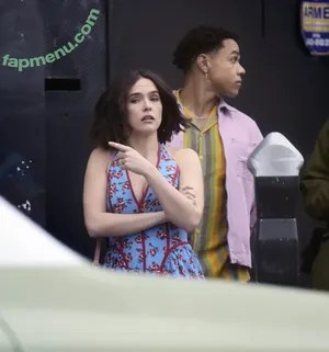 Zoey Deutch / zoeydeutch nude photo #0259