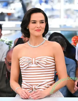Zoey Deutch / zoeydeutch nude photo #0323
