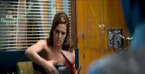 Zoey Deutch / zoeydeutch nude photo #0393