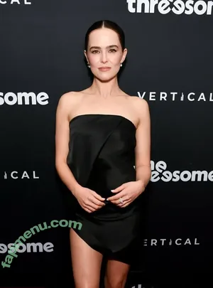 Zoey Deutch / zoeydeutch nude photo #0457