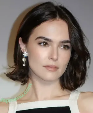 Zoey Deutch / zoeydeutch nude photo #0479