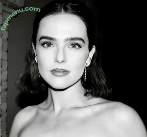 Zoey Deutch / zoeydeutch nude photo #0485