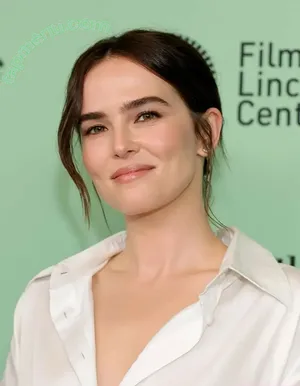 Zoey Deutch / zoeydeutch nude photo #0520