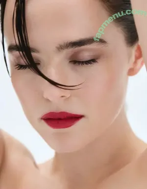 Zoey Deutch / zoeydeutch nude photo #0524