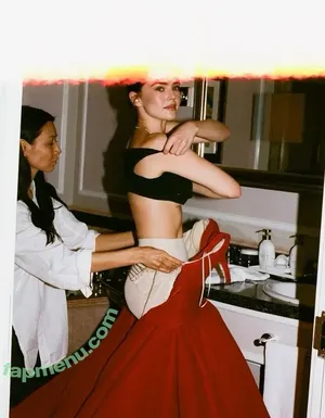 Zoey Deutch / zoeydeutch nude photo #0590