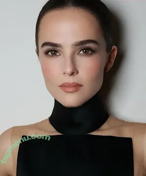 Zoey Deutch / zoeydeutch nude photo #0611