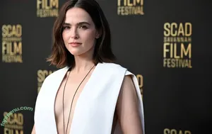 Zoey Deutch / zoeydeutch nude photo #0650