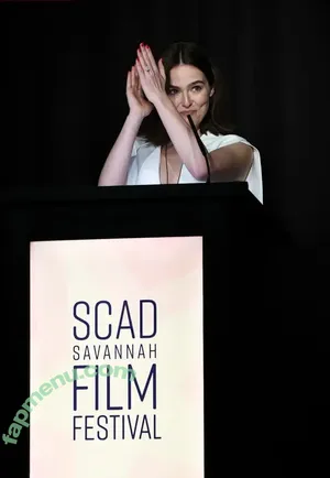 Zoey Deutch / zoeydeutch nude photo #0663