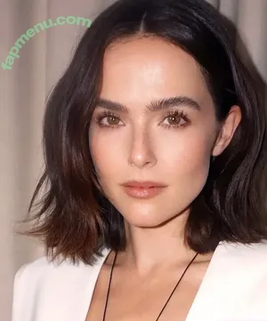 Zoey Deutch / zoeydeutch nude photo #0685