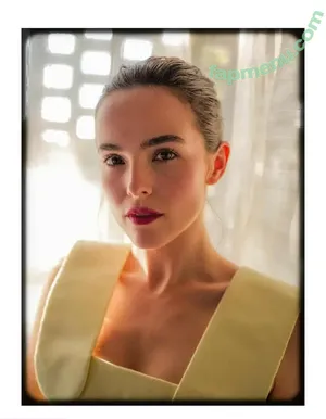 Zoey Deutch / zoeydeutch nude photo #0690