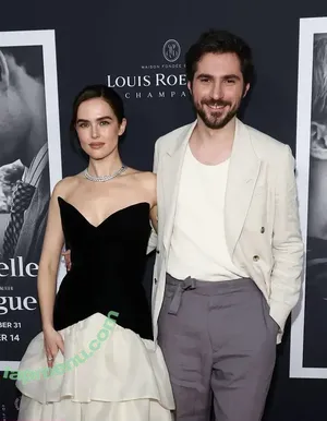 Zoey Deutch / zoeydeutch nude photo #0697