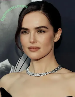 Zoey Deutch / zoeydeutch nude photo #0704