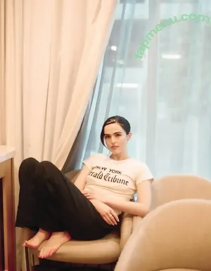 Zoey Deutch / zoeydeutch nude photo #0707