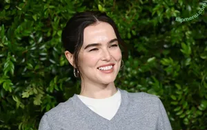 Zoey Deutch / zoeydeutch nude photo #0711