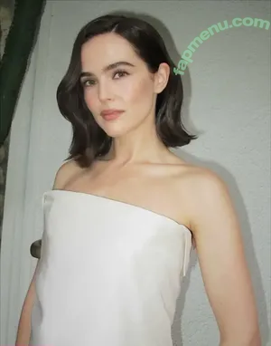 Zoey Deutch / zoeydeutch nude photo #0735