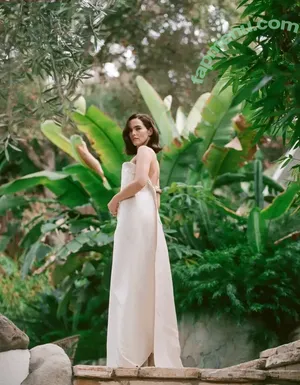 Zoey Deutch / zoeydeutch nude photo #0738