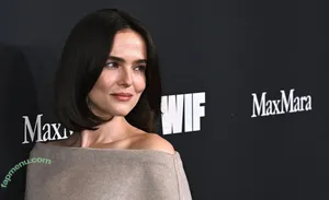 Zoey Deutch / zoeydeutch nude photo #0790