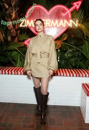 Zoey Deutch / zoeydeutch nude photo #0815