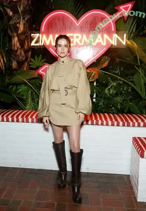 Zoey Deutch / zoeydeutch nude photo #0816