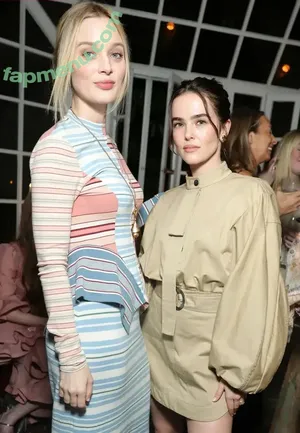 Zoey Deutch / zoeydeutch nude photo #0817