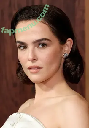 Zoey Deutch / zoeydeutch nude photo #0886