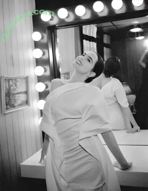 Zoey Deutch / zoeydeutch nude photo #0953