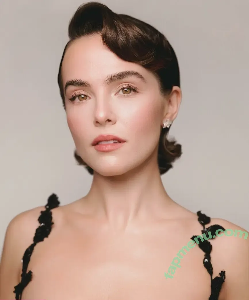 Zoey Deutch nude photo #0056 (zoeydeutch)