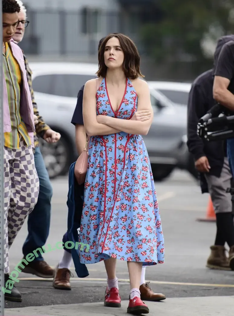 Zoey Deutch nude photo #0263 (zoeydeutch)