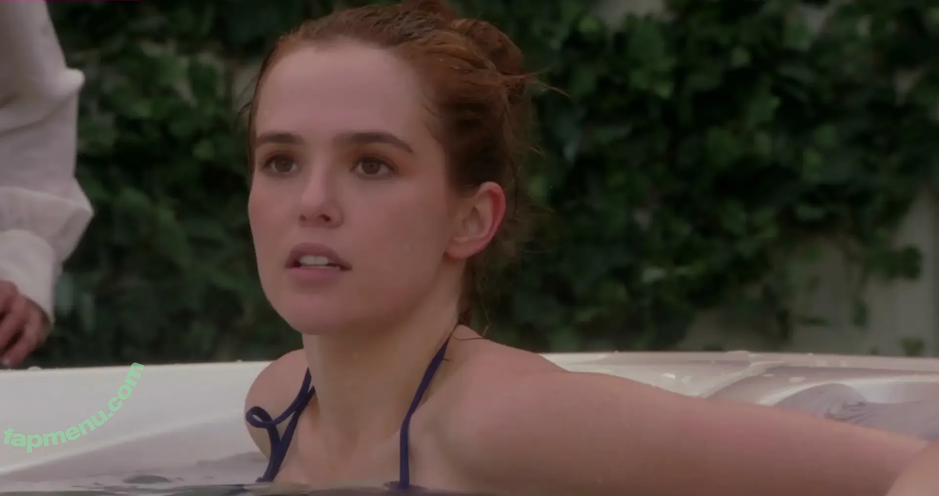 Zoey Deutch nude photo #0400 (zoeydeutch)