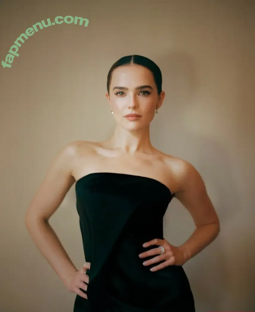 Zoey Deutch nude photo #0463 (zoeydeutch)