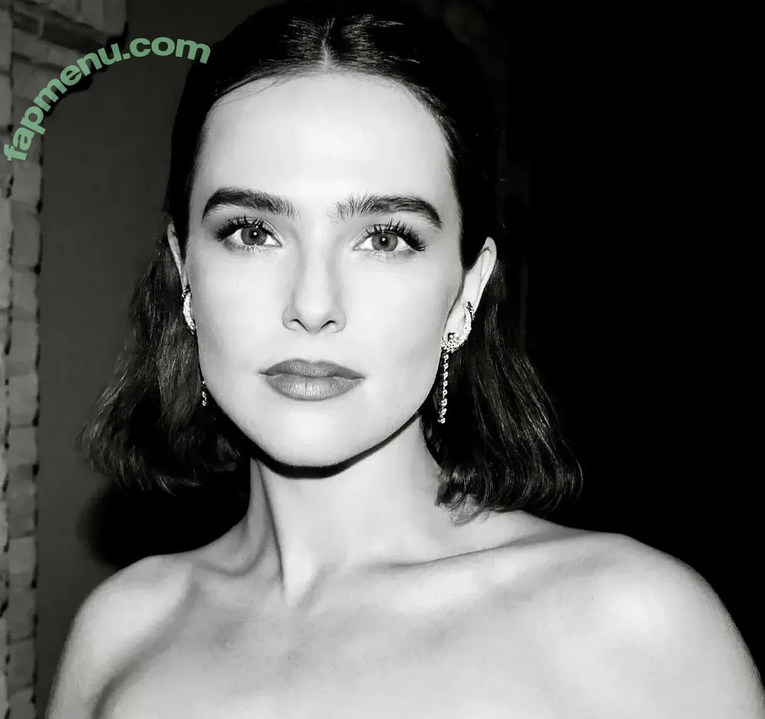 Zoey Deutch nude photo #0485 (zoeydeutch)