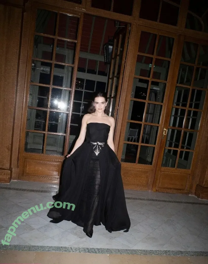 Zoey Deutch nude photo #0490 (zoeydeutch)