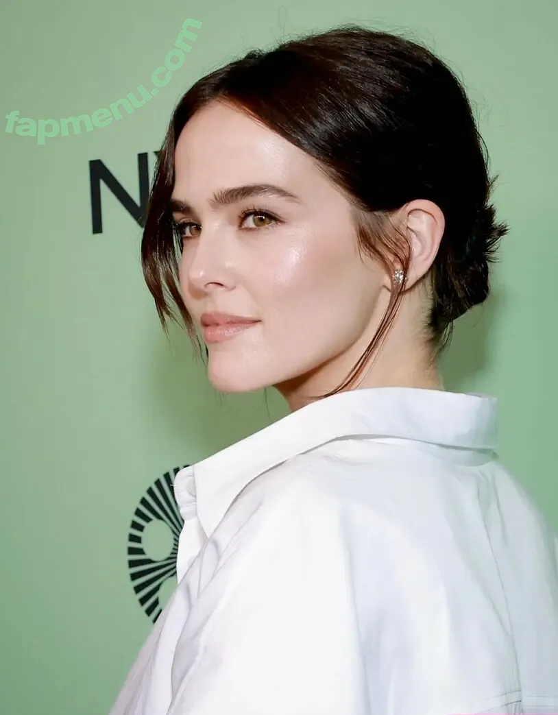 Zoey Deutch nude photo #0517 (zoeydeutch)