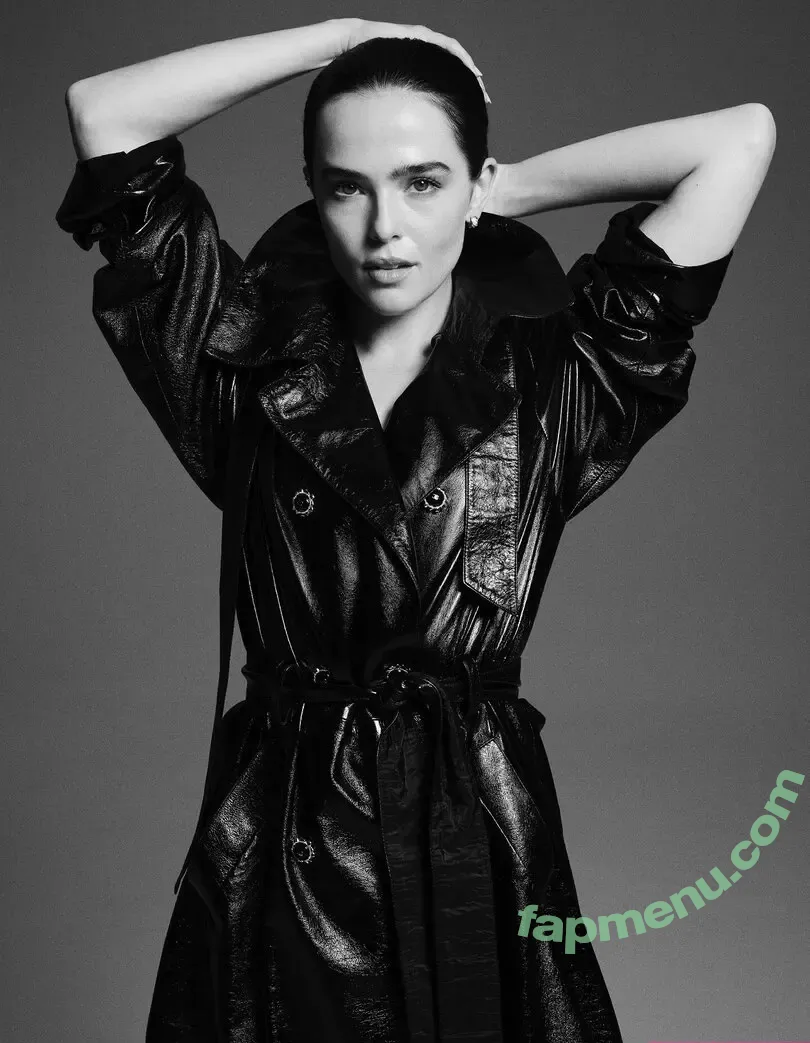 Zoey Deutch nude photo #0527 (zoeydeutch)