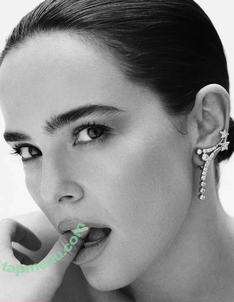 Zoey Deutch nude photo #0530 (zoeydeutch)