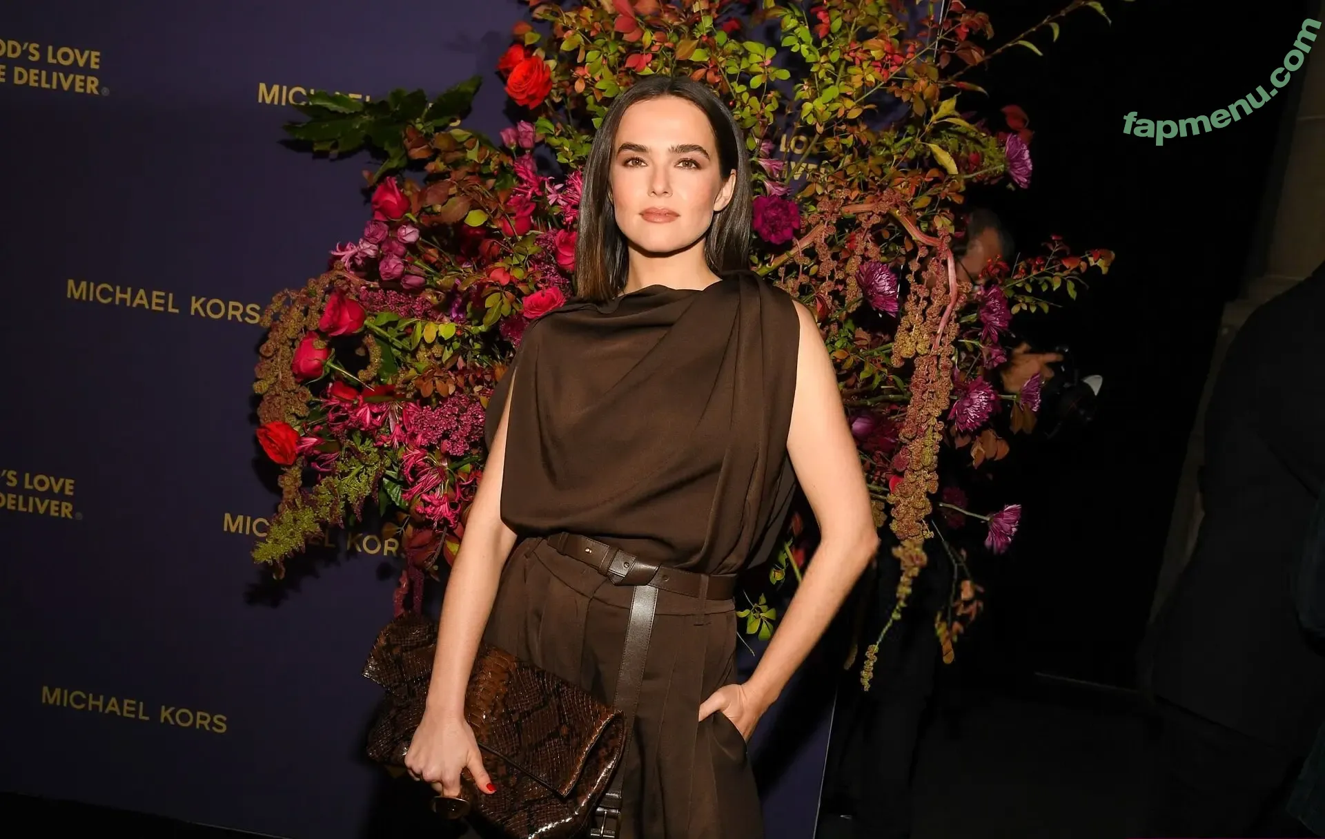 Zoey Deutch nude photo #0560 (zoeydeutch)
