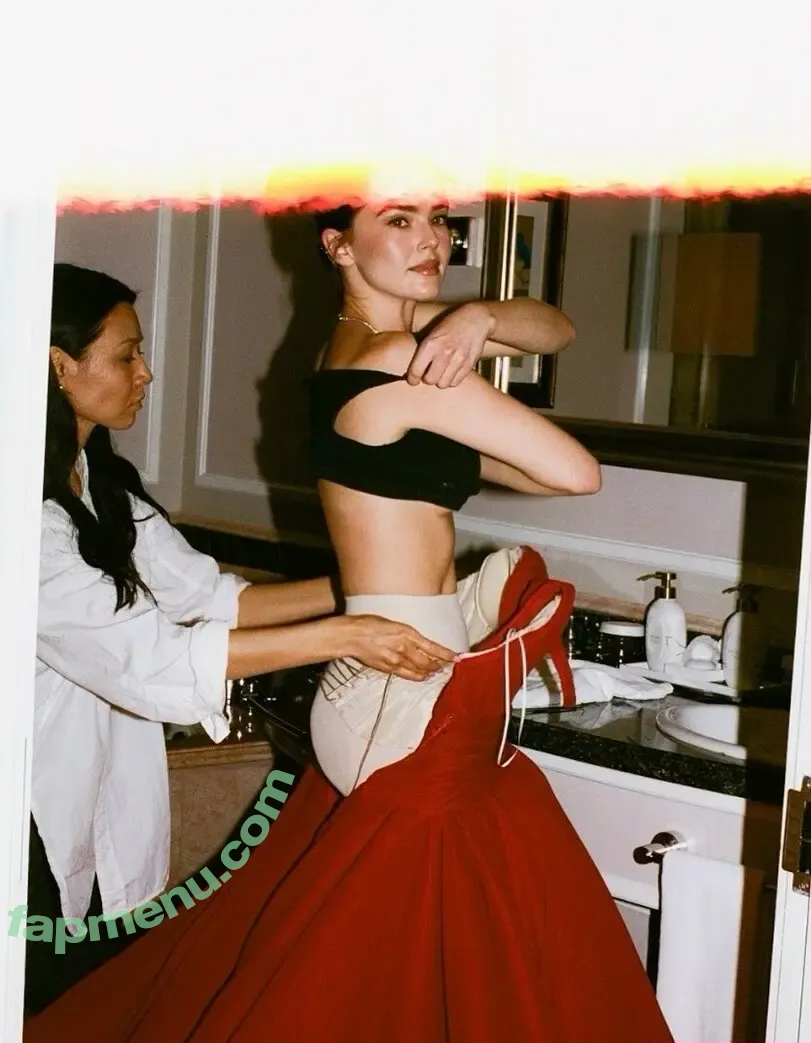 Zoey Deutch nude photo #0590 (zoeydeutch)