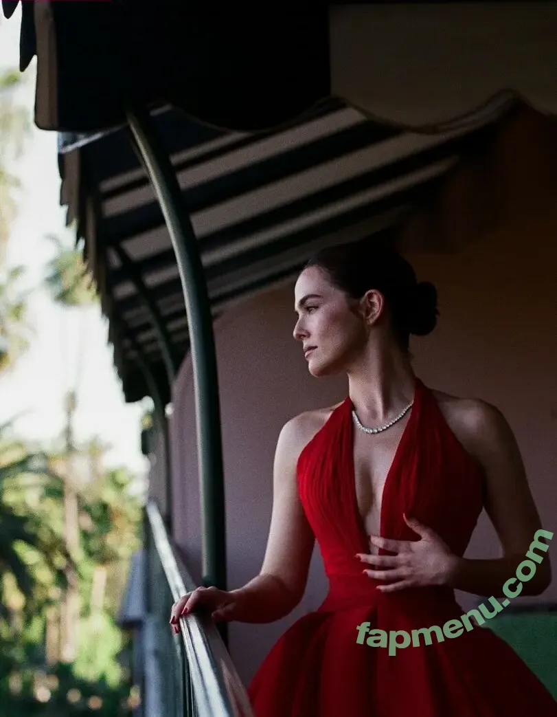 Zoey Deutch nude photo #0594 (zoeydeutch)