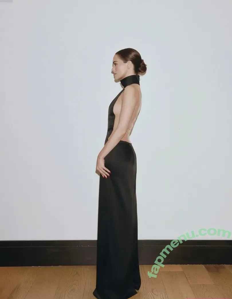 Zoey Deutch nude photo #0601 (zoeydeutch)