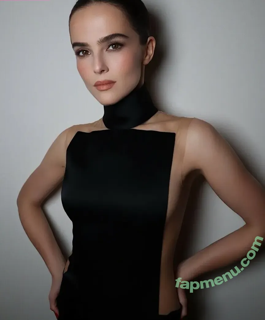 Zoey Deutch nude photo #0613 (zoeydeutch)